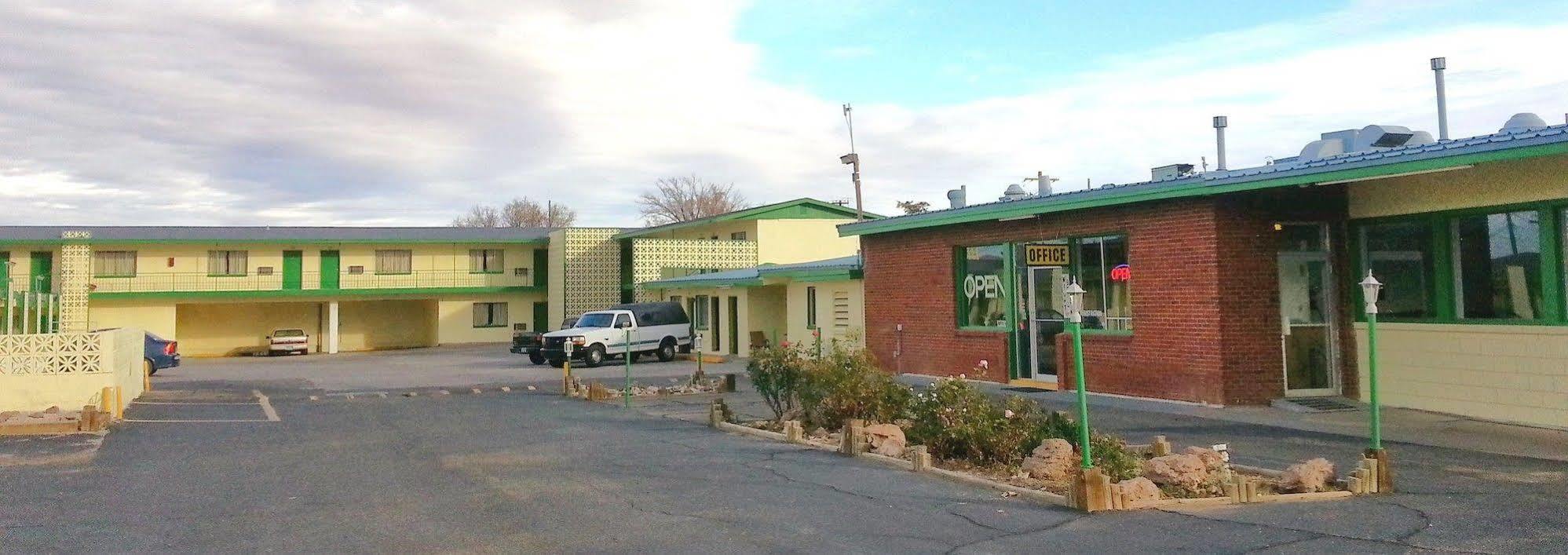 Economy Inn Сокоро Екстериор снимка